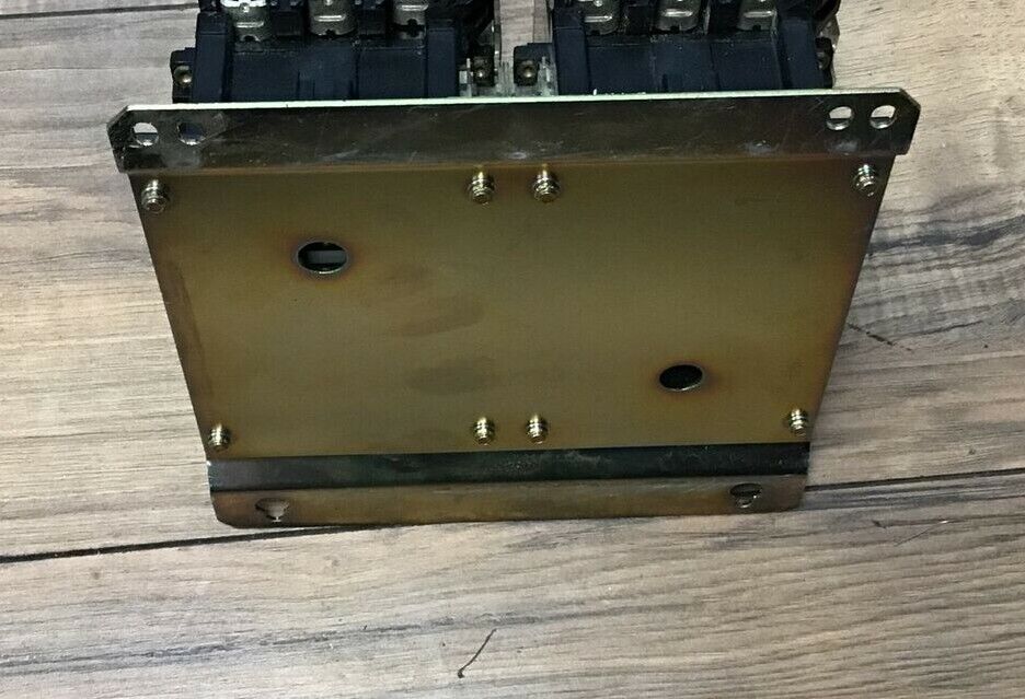 ALLEN BRADLEY 104-A60ND3 REVERSING CONTACTOR SER.C 60A 660V GD473 COIL 120V