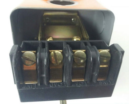 SQUARE D 9016 BMW-1 SER. C VACCUM SWITCH, SET 3-7 IN HG, FORM F, 2P, 3PH, 575V