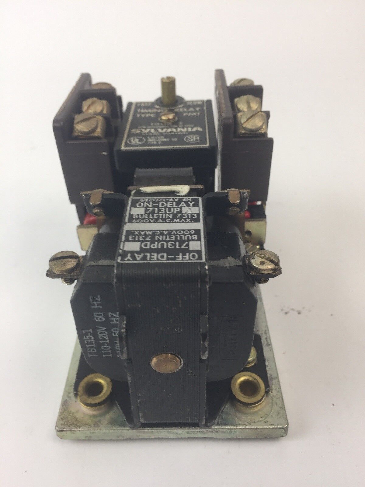 SYLVANIA 713UPA76 A.C. PNEUMATIC TIMING RELAY 10A 600VAC COIL 110-120V 60HZ