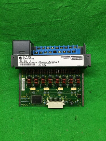 ALLEN-BRADLEY 1746-OB16 SER. D OUTPUT MODULE