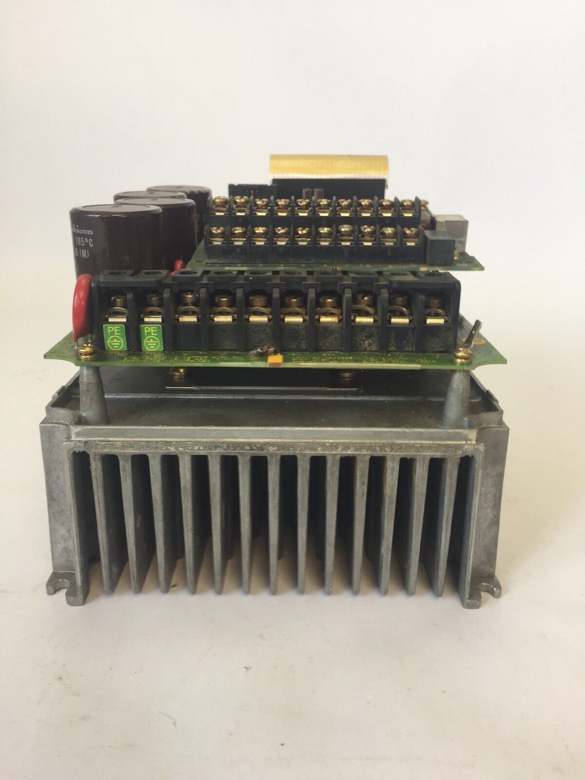 ALLEN BRADLEY 1305-BA06A AC DRIVE INPUT 380-460V 5.8A OUTPUT 380-460V 6.0A 3HP