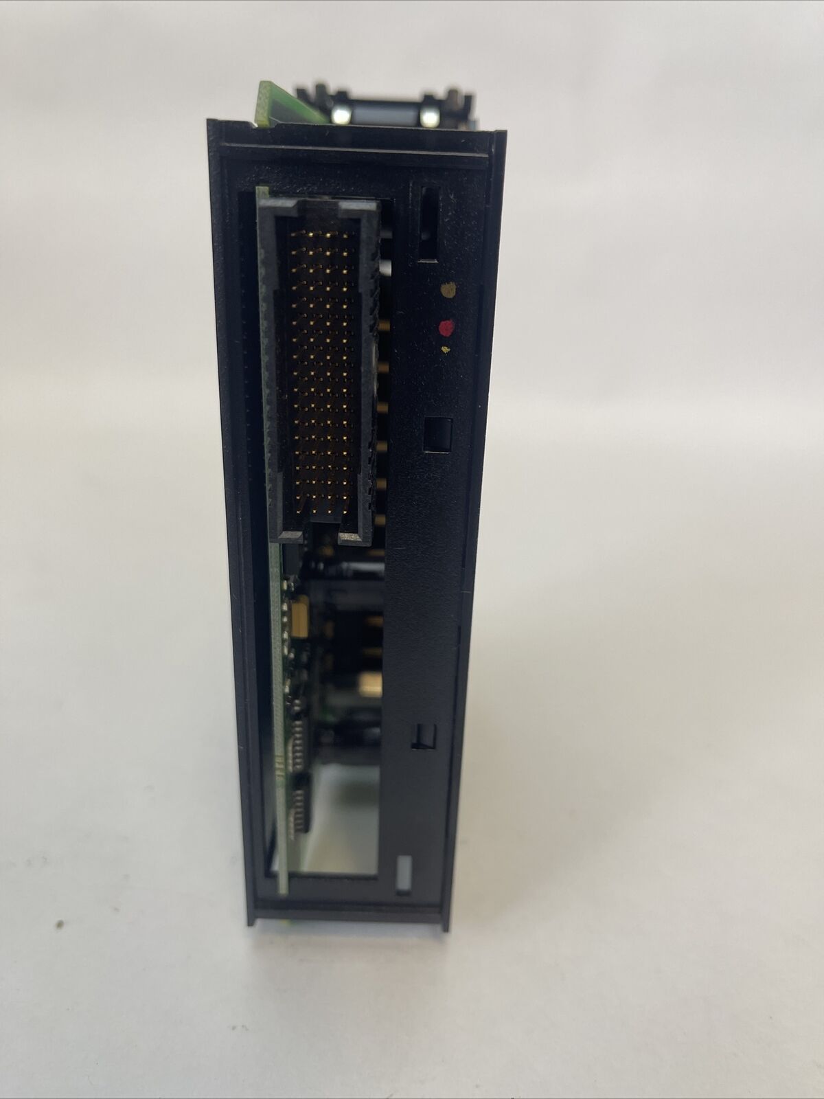 ALLEN BRADLEY 1756-OB16E DC DEFUSED OUT 16PT 24VDC CAT REV H01 SER A F/W REV 2.4