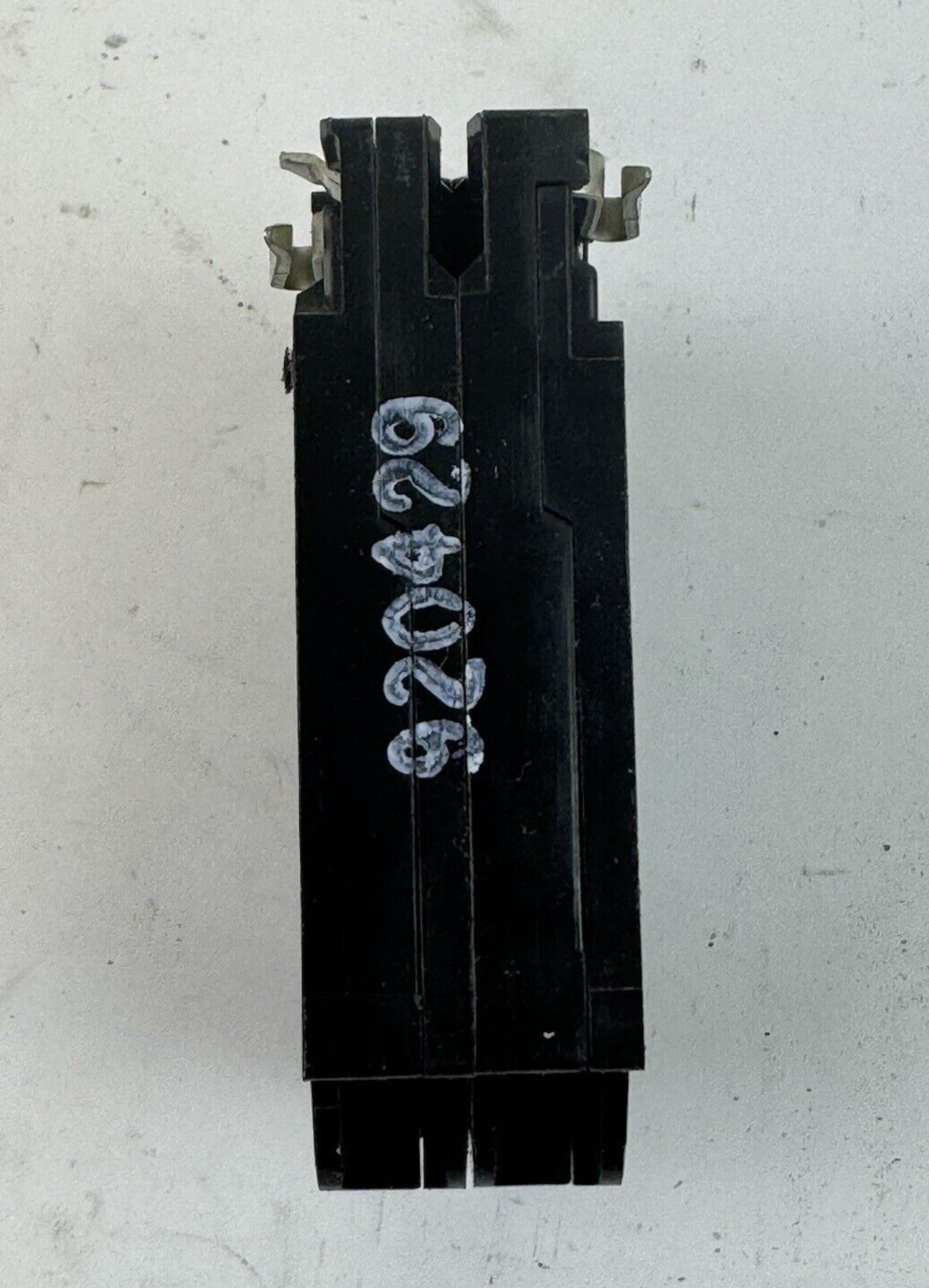 CHALLENGER *BOX OF 10* - A215K - COM. TRIP CIRCUIT BREAKERS -2 POLE/15 A/240 VAC