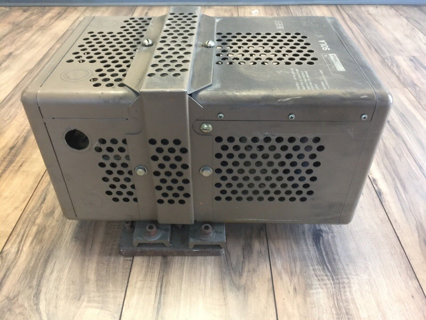 SOLA 23-23-215-8 CONSTANT VOLTAGE TRANSFORMER HARMONIC NEUTRALIZED 120/240V