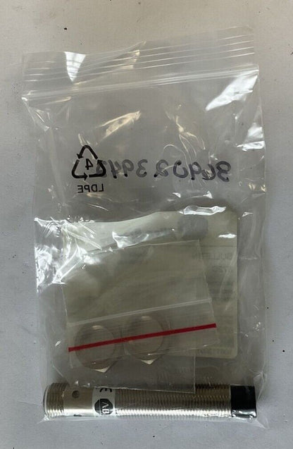 ALLEN BRADLEY 872C-N8NP12-D4 INDUCTIVE PROXIMITY SENSOR SER.E 30VDC