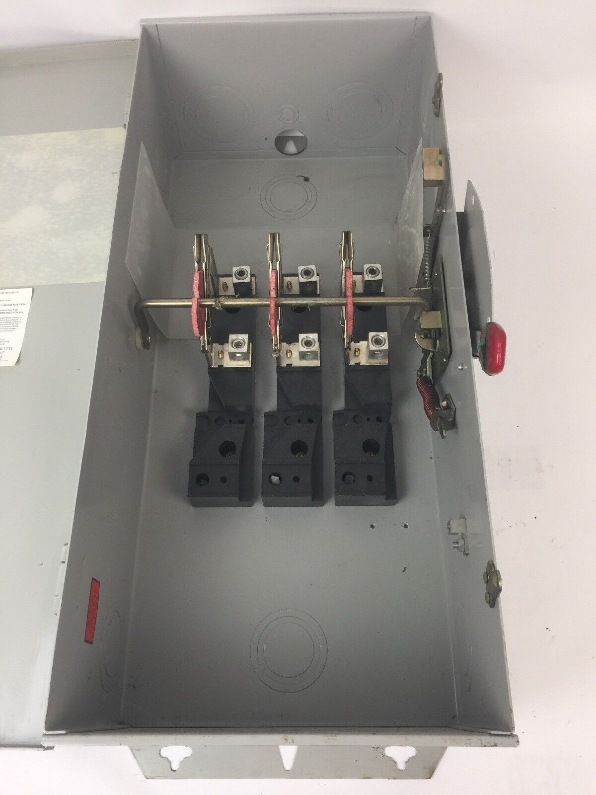 CHALLENGER GD324NFC 200 AMP 240 VAC 3 POLES TYPE 1 NON FUSIBLE GENERAL DUTY