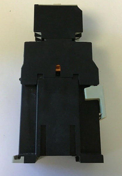 TELEMECANIQUE LA DN 40 W/LA4 DE 1E CONTACT 600VAC 10A