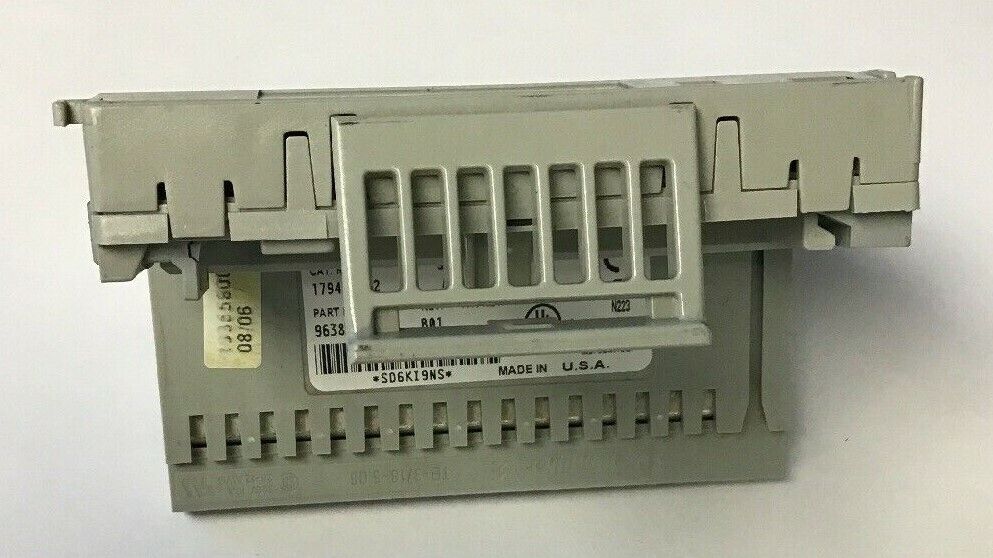 ALLEN-BRADLEY 1794-TB32  SER.A REV.B01 FLEX I/O TERMINAL BASE UNIT / 24VDC, 10A