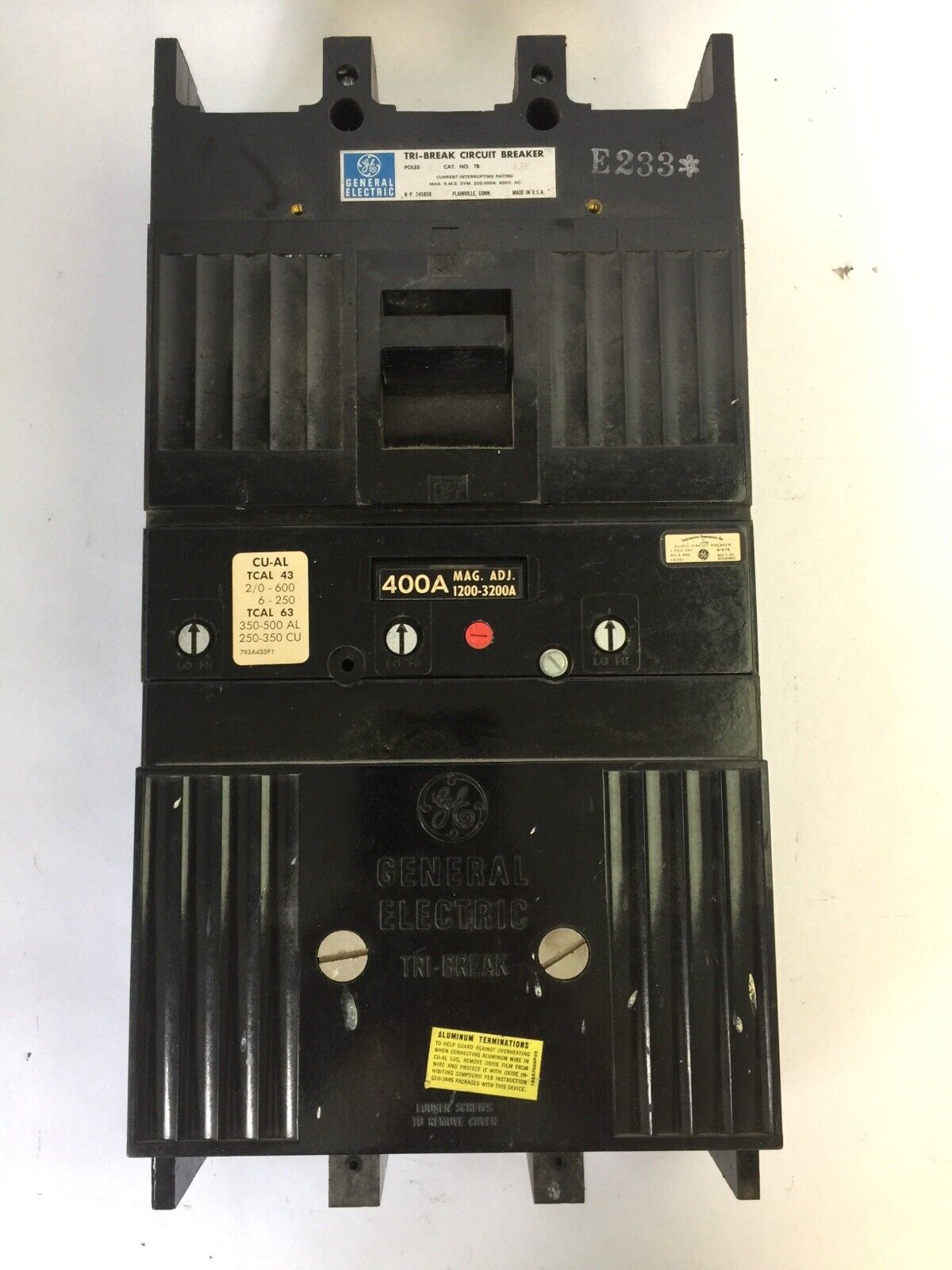 GE TB43F TRI-BREAK CIRCUIT BREAKER 600VAC 400A TRIP A6KA CURRENT LIMITING FUSES