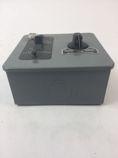 ALLEN BRADLEY 600-TAX218 MANUAL STARTING SWITCH W/ SELECTOR SWITCH & PILOT LIGHT