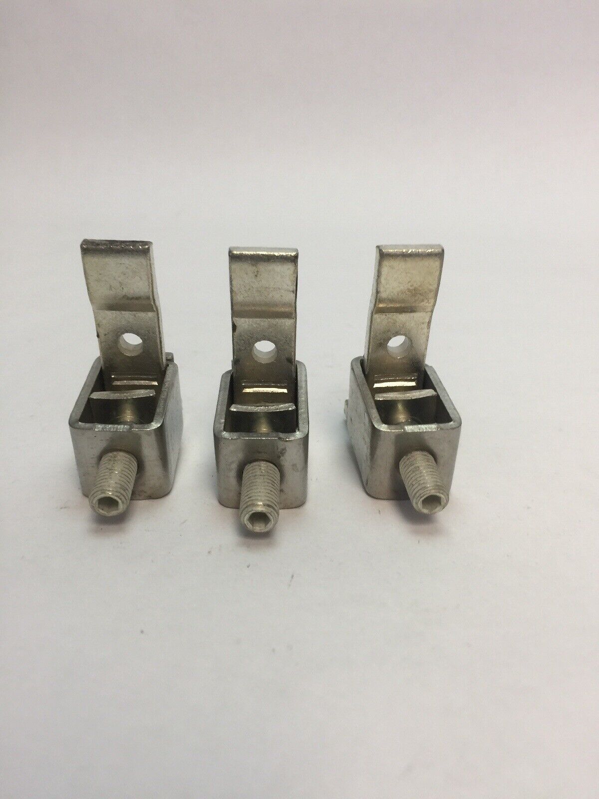 CUTLER HAMMER 372B357G13 SIZE 4 3 POLES TYPE A COLLAR ASSY