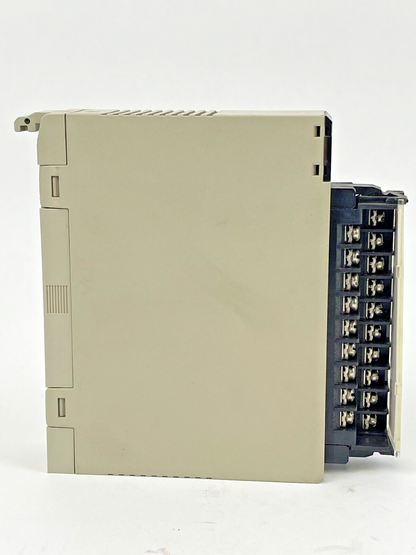 OMRON C200H-OD21A OUTPUT UNIT / OUTPUT MODULE 24VDC, 1.0A/POINT, 4.0A/UNIT