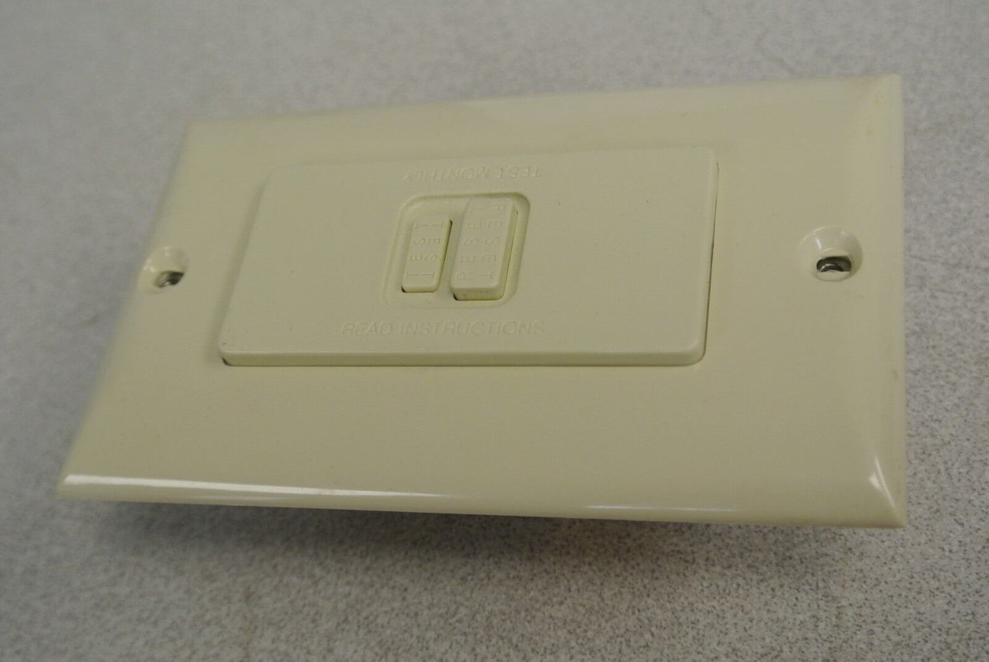 HUBBELL GFR53501 GROUND FAULT DEVICE / IVORY / SWITCH / NEW SURPLUS