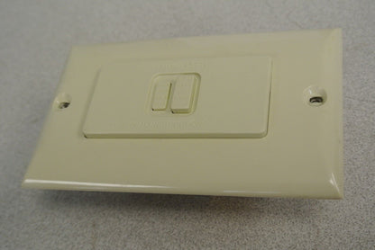 HUBBELL GFR53501 GROUND FAULT DEVICE / IVORY / SWITCH / NEW SURPLUS