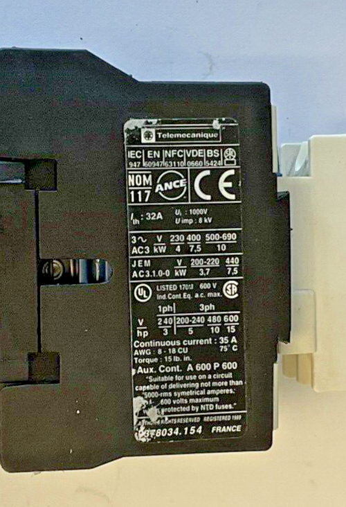 TELEMECANIQUE SQUARE D LC1D1801, LADN11, LA4DA1E CONTACTOR LC3D320B70SB261