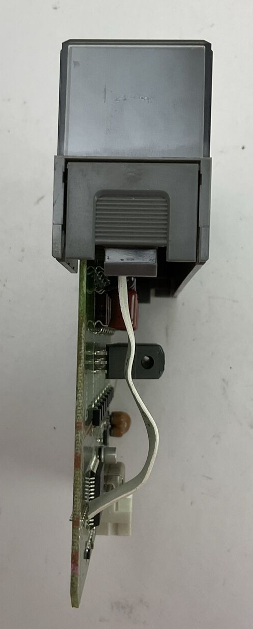 ALLEN BRADLEY 1746-OA8 SER B F/W N/A DIR/VER 10000058878/05 SLC500 OUTPUT MODULE