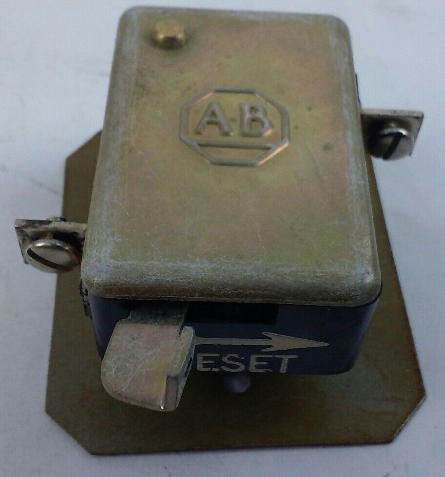 ALLEN BRADLEY X-39499 Relay Contact Top Block for Bul. 820 Overload Relay