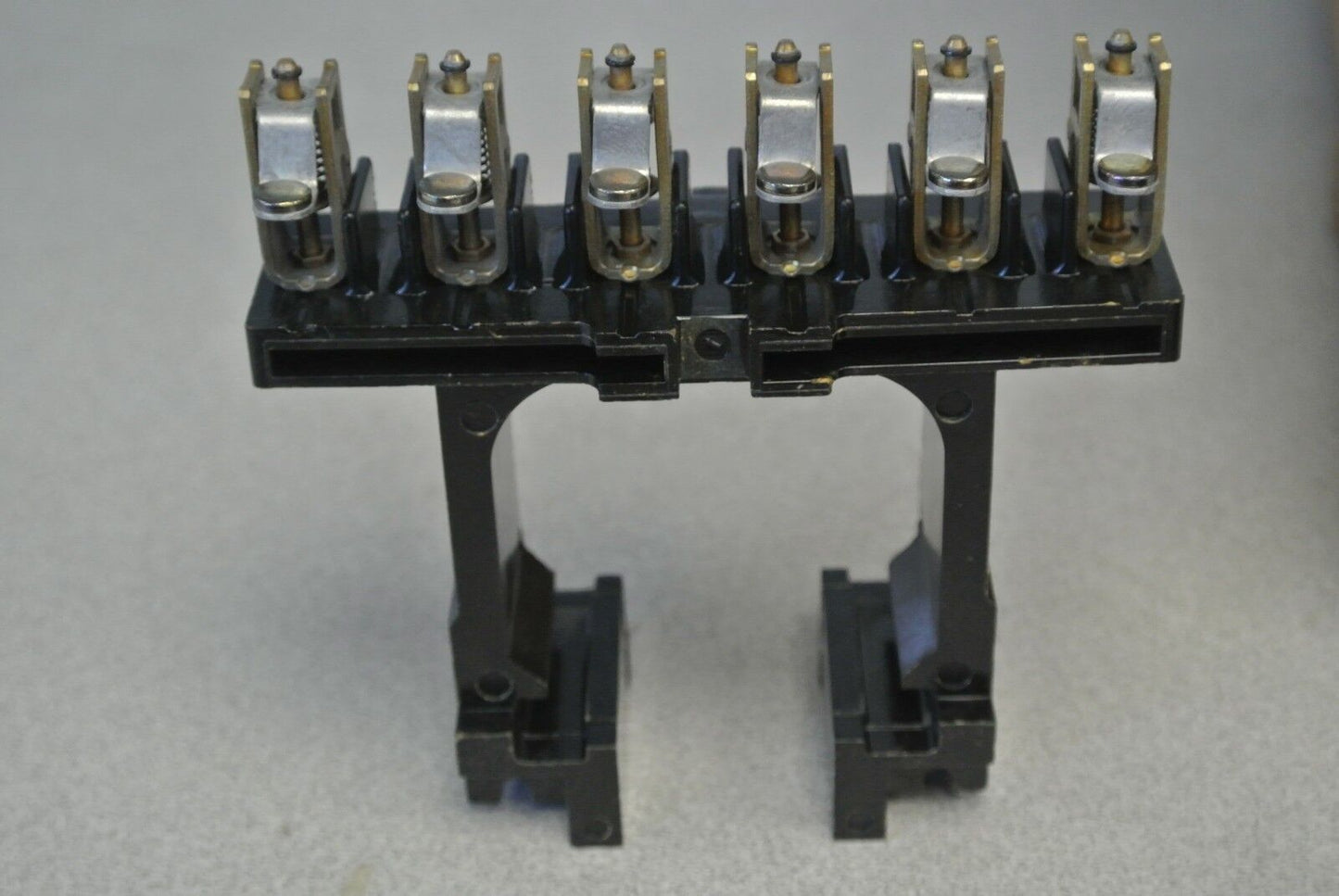 ALLEN-BRADLEY Z-31951 / SET of CONTACTS w/ SUPPORT / 6 POLE / NEW SURPLUS