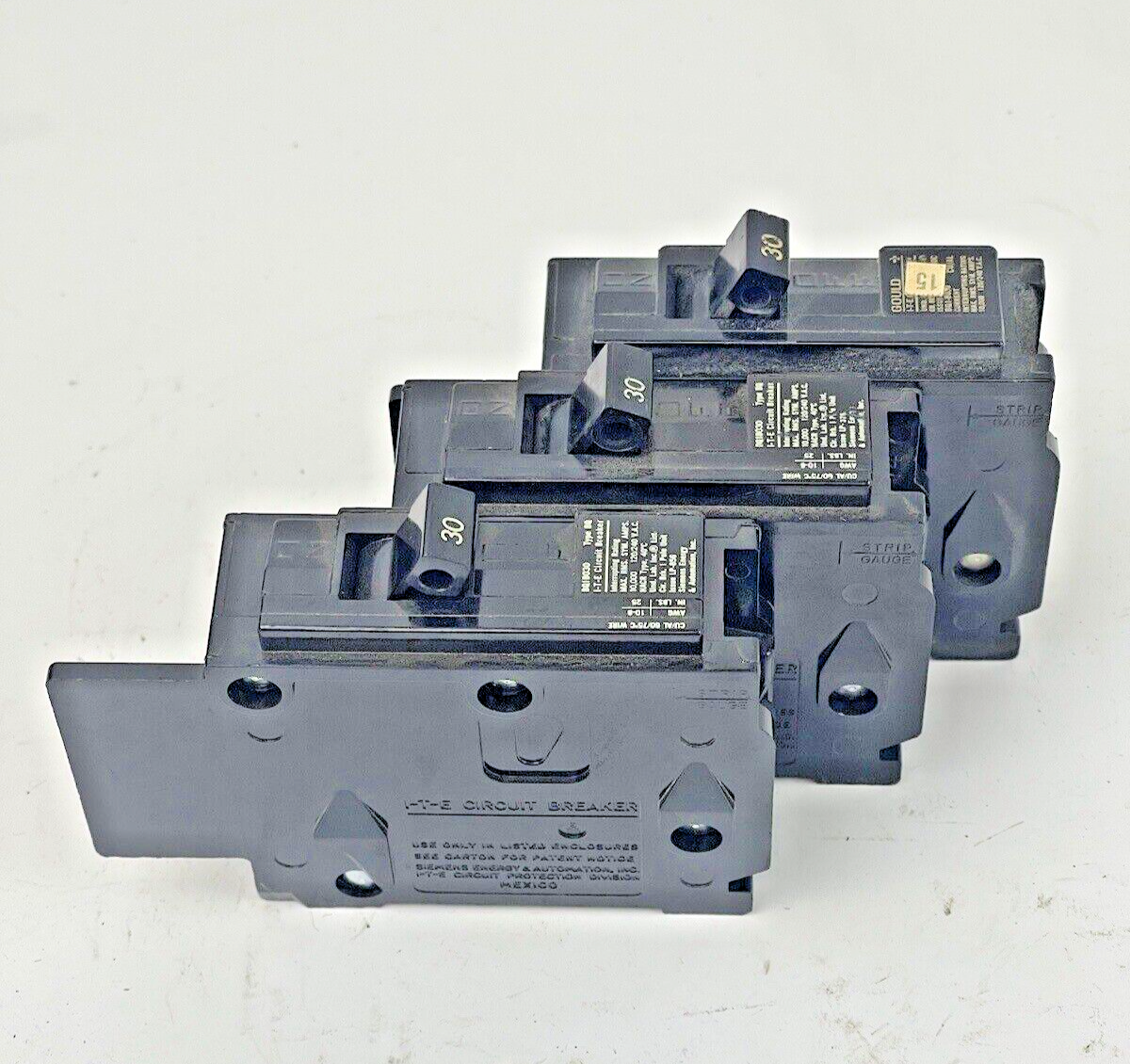 ITE *LOT OF 3* - BQ1B030 - CIRCUIT BREAKERS - 1 POLE, 30A, 240 VAC, 60Hz TYPE BQ