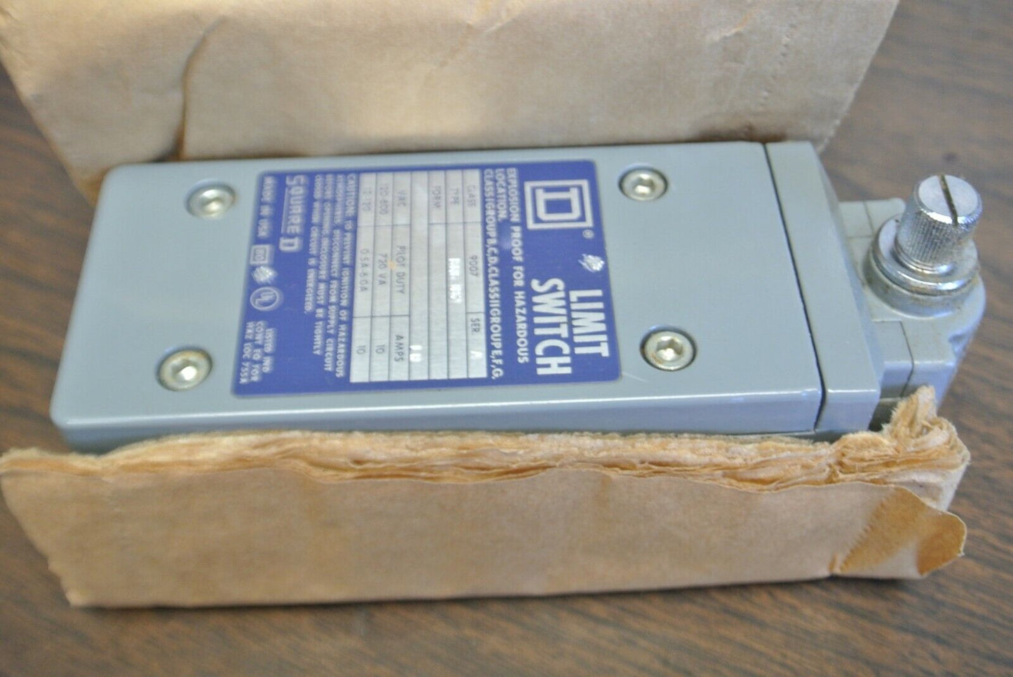SQUARE D 9007 BR63B2 HEAVY DUTY TURRET HEAD LIMIT SWITCH for HAZARDOUS LOCATION