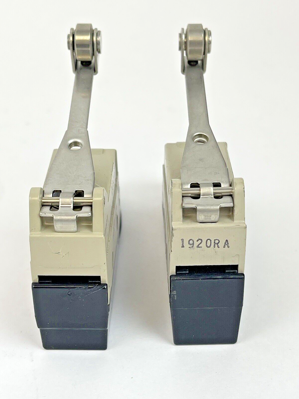 OMRON - SHL-W2155 -**LOT OF 2** - ENCLOSED LIMIT SWITCH - WITH ROLLER ARM