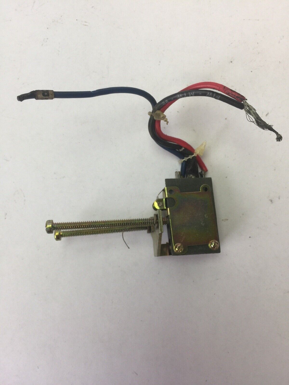 WESTINGHOUSE 4979D06G03 1A1B AUXILIARY SWITCH 120VAC 5A