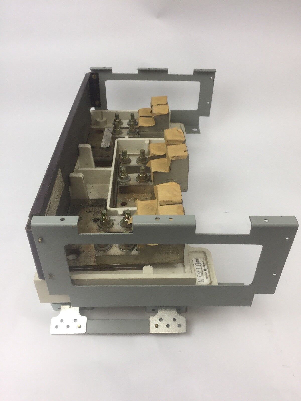GE SPECTRA SERIES AML3800ND MAIN LUG ASSEMBLY 800 AMP 600V MAX 3 POLES