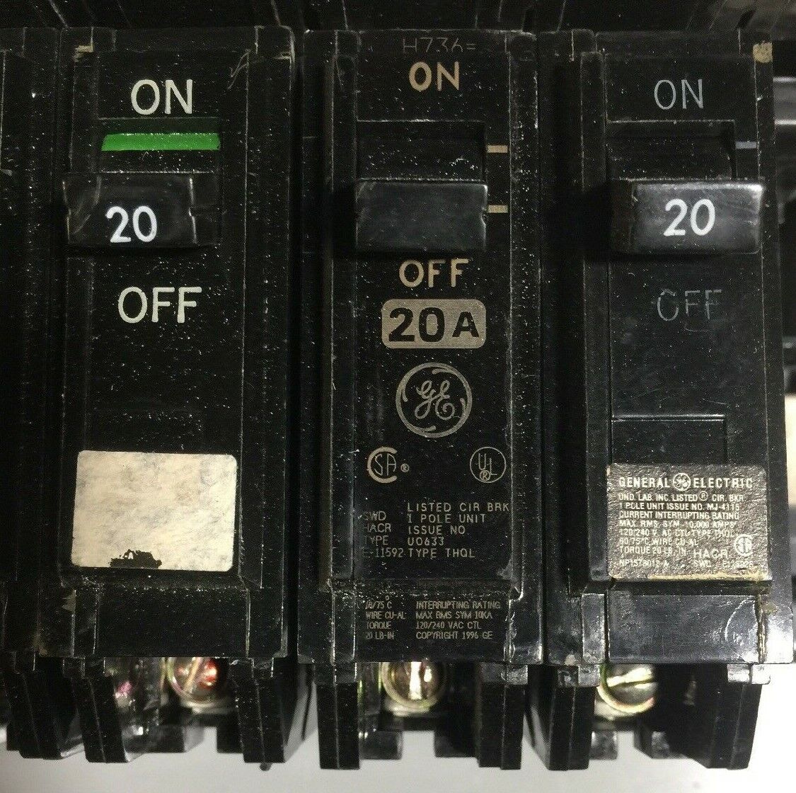 GE TM42-415C LOAD CENTER 208Y/120VAC 150AMP WITH CIRCUIT BREAKERS