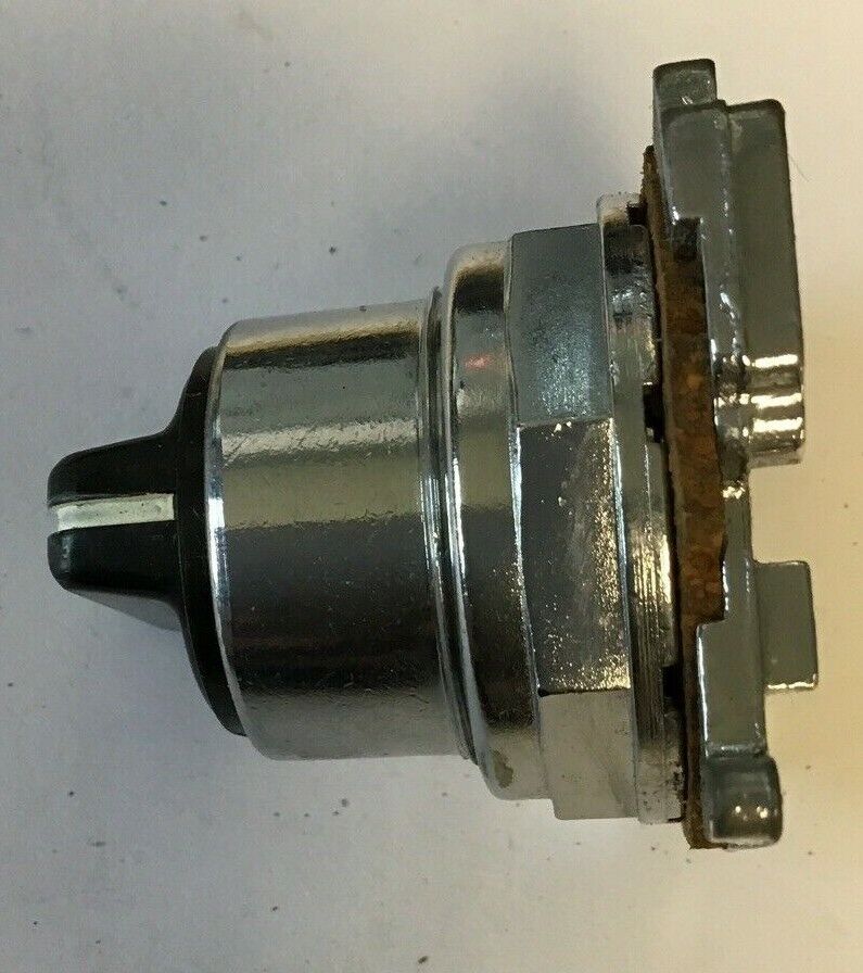 CUTLER HAMMER SELECTOR SWITCH 10250T1343 A3 CODE3