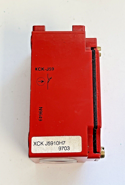 TELEMECANIQUE - XCK-J...H7 - LIMIT SWITCH - 240 VAC, 3A , 15 VDC **MISSING TOP