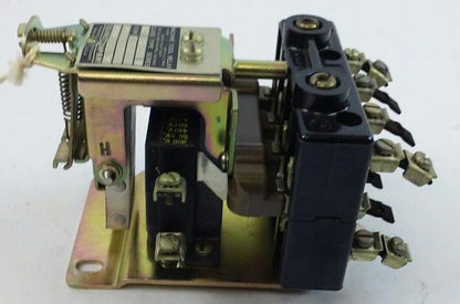 Square D, AC Magnetic Relay, Class 8501 Type AO-40 Series B, 440 volts, 10 Amp