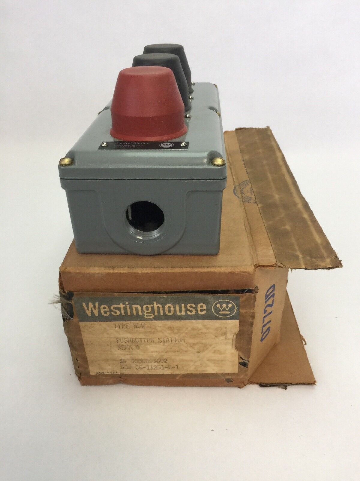 WESTINGHOUSE TYPE HDW PUSHBUTTON CONTROL STATION 600V HEAVY DUTY NEMA 4
