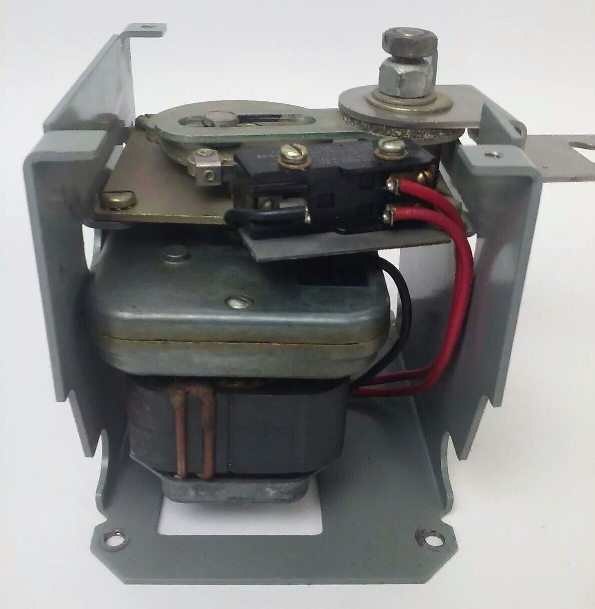 WESTINGHOUSE TYPE FB-EHB-EB 656D148G01 120V 60HZ 2.3A 147P372H01A MOTOR OPERATOR