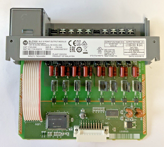 ALLEN BRADLEY 1746-OA8 INPUT MODULE SER.B FW: N/A DIR/VER:10000058878/07