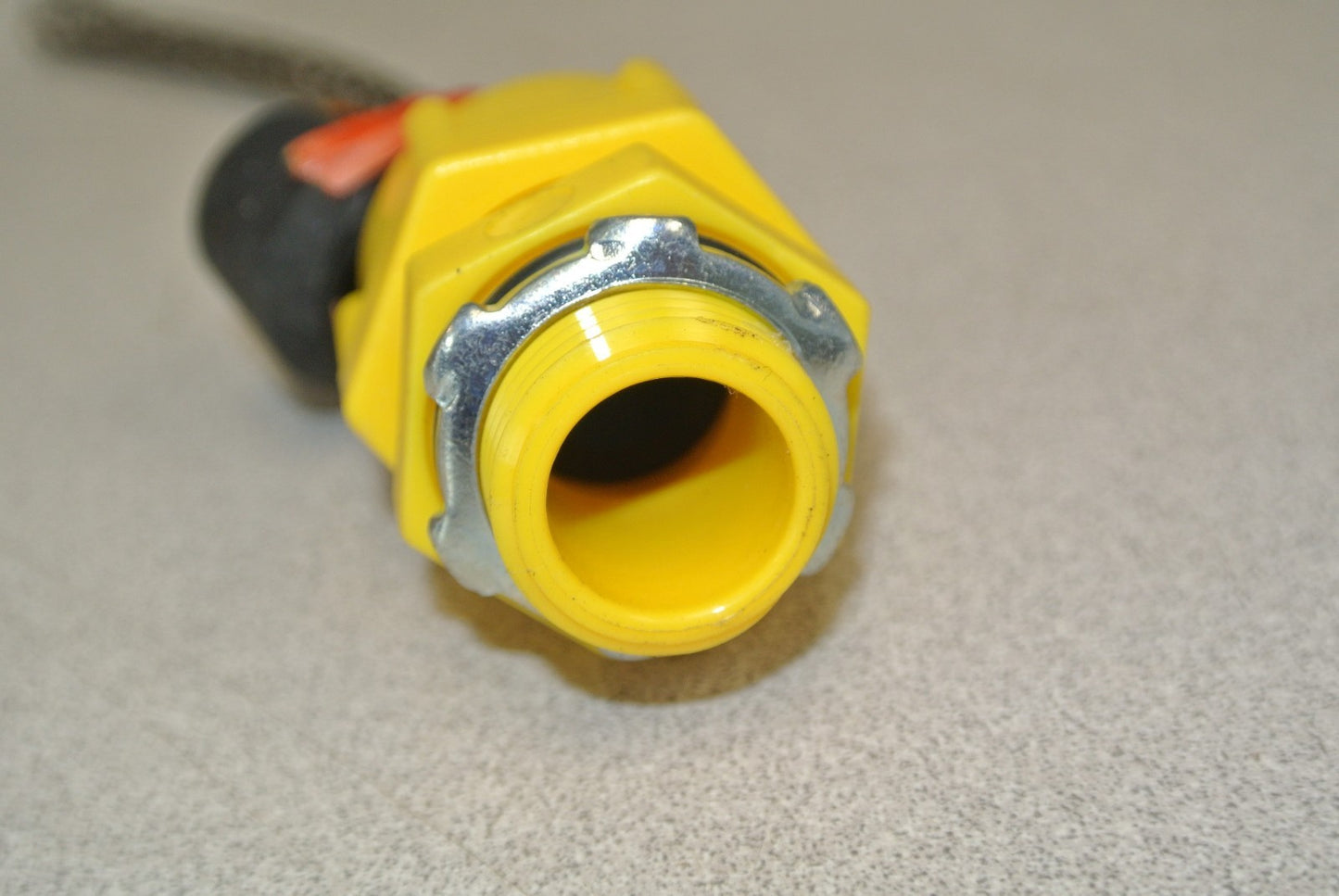 TPC WIRE & CABLE 55320 NYLON KORD-GARD / STRAIN RELIEF, CORD GRIP  / NEW SURPLUS