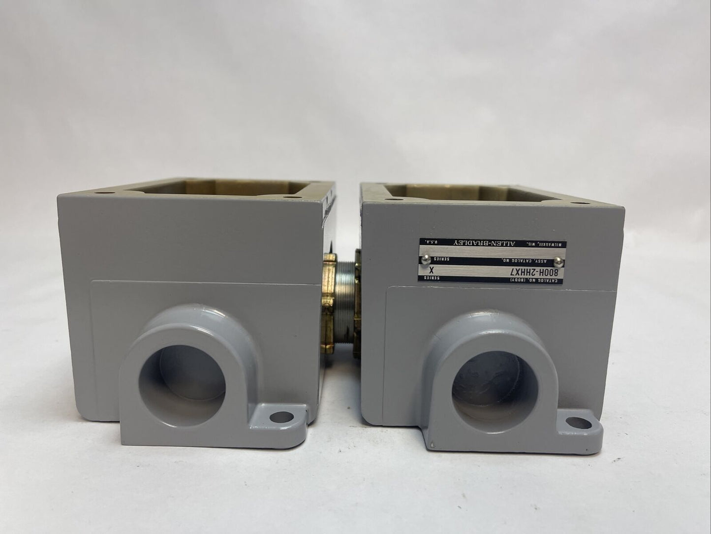 ALLEN BRADLEY 800H-2HHX7 SERIES X HEAVY DUTY ENCLOSURE BASE NEMA TYPE 7&9 2 GANG
