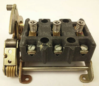 ALLEN BRADLEY X-177122 OLD STYLE DISCONNECT SWITCH, 30A, 240/440-600V,7 1/2-10HP