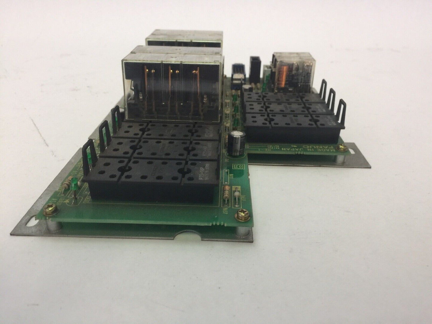 FANUC A20B-9002-0300/02A E STOP RELAY BOARD MISSING RELAYS