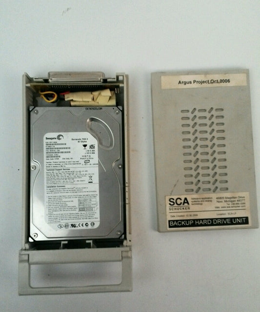 SEAGATE BARRACUDE 7200.9 9BD01A-304 FIRMWARE: 3.AAJ 40 GBYTES HARD PLASTIC CASE.