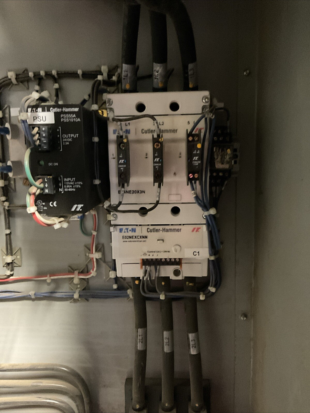 EATON CPX10014DAC2K2P1PFSN PULSE DRIVE 480VAC 3PH 50/60HZ W/ SVX100A1-4A1N1 VFD