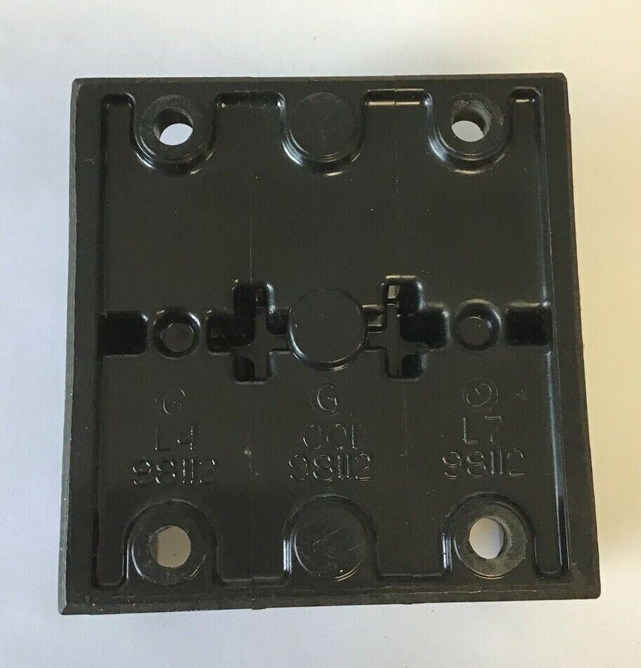 ALLEN BRADLEY 1492-PD3C141 DISTRIBUTION/ POWER BLOCK SER.B 600V 175A
