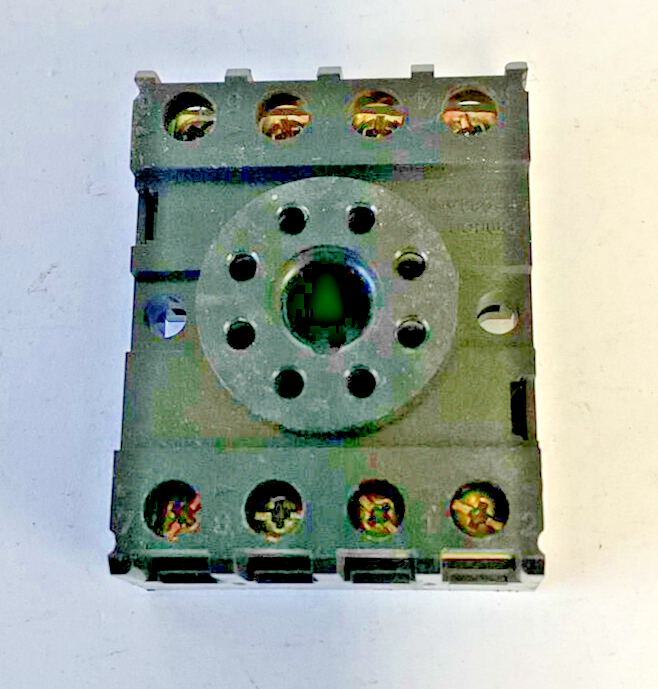 OMRON PF083A-E RELAY SOCKET 10A 250VAC ***LOTOF8***
