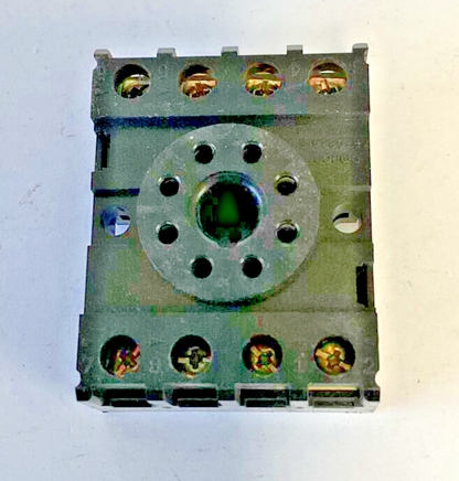 OMRON PF083A-E RELAY SOCKET 10A 250VAC ***LOTOF8***