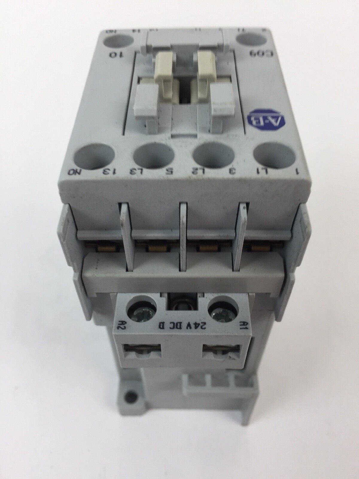 ALLEN BRADLEY 100-C09D*10 CONTACTOR 600VAC 25A COIL 24VDC