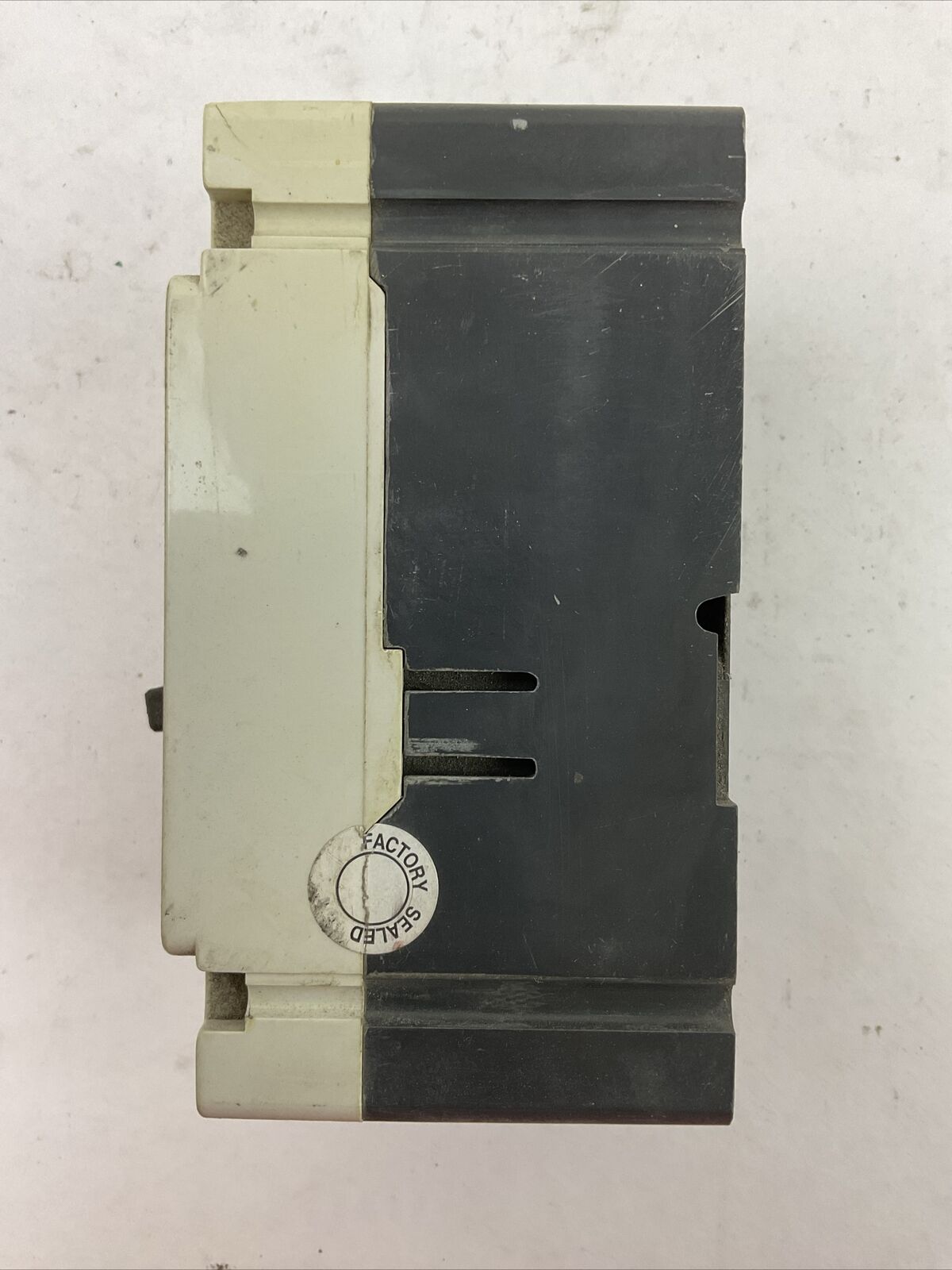EATON HFD3015BP10 600VAC 250VDC 15AMP 3POLE 6604C37G02 CIRCUIT BREAKER HFD 65K