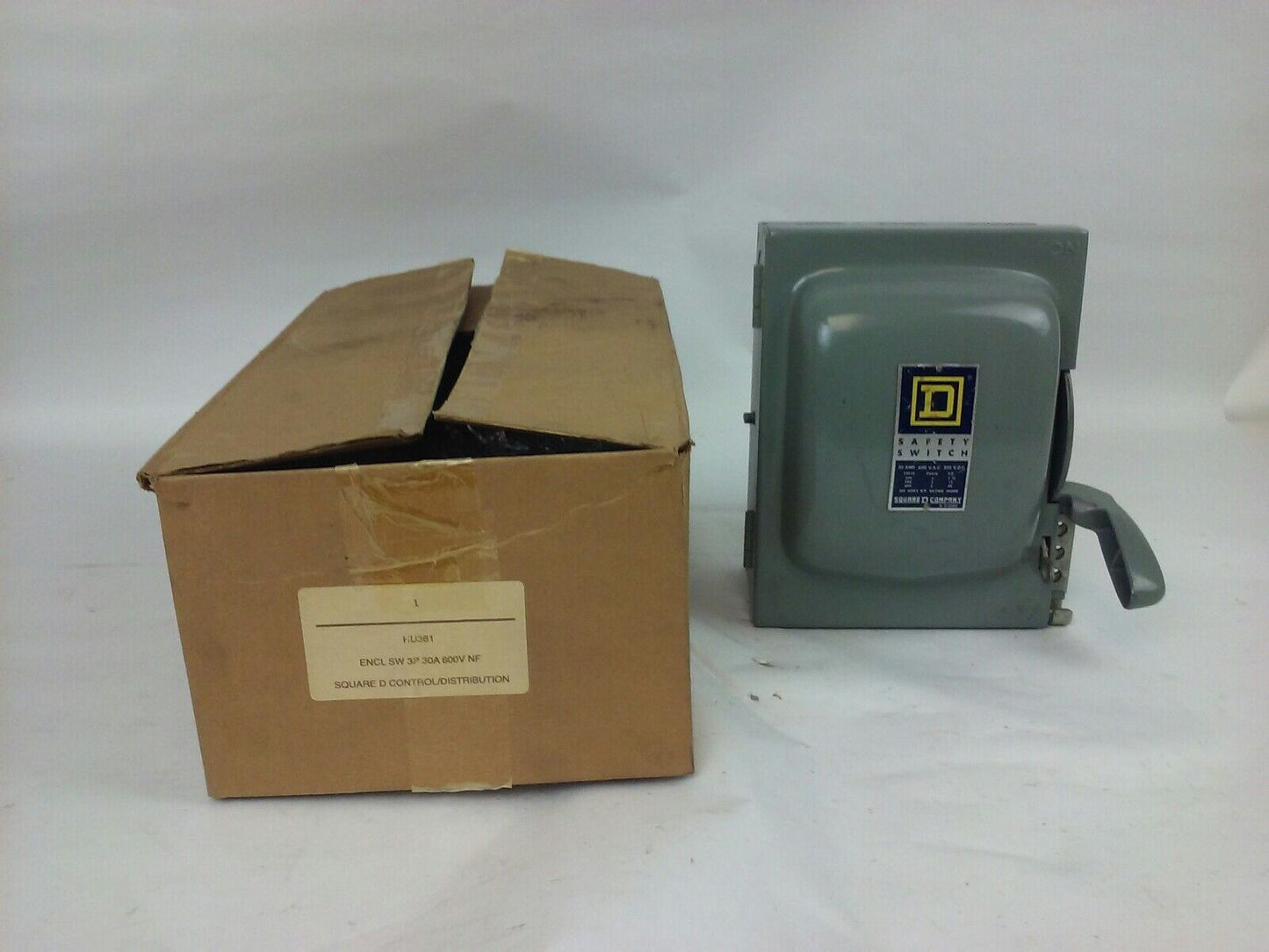 SQUARE D HU361, SER. A2, H.D. SAFETY SWITCH, 30A, 600V, NON FUSIBLE, INDOOR, NEW