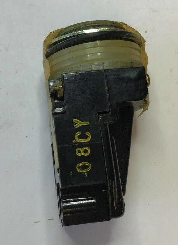 GENERAL ELECTRIC CR104B101 SELECTOR SWITCH  2POS 150V W/O KNOB&RING
