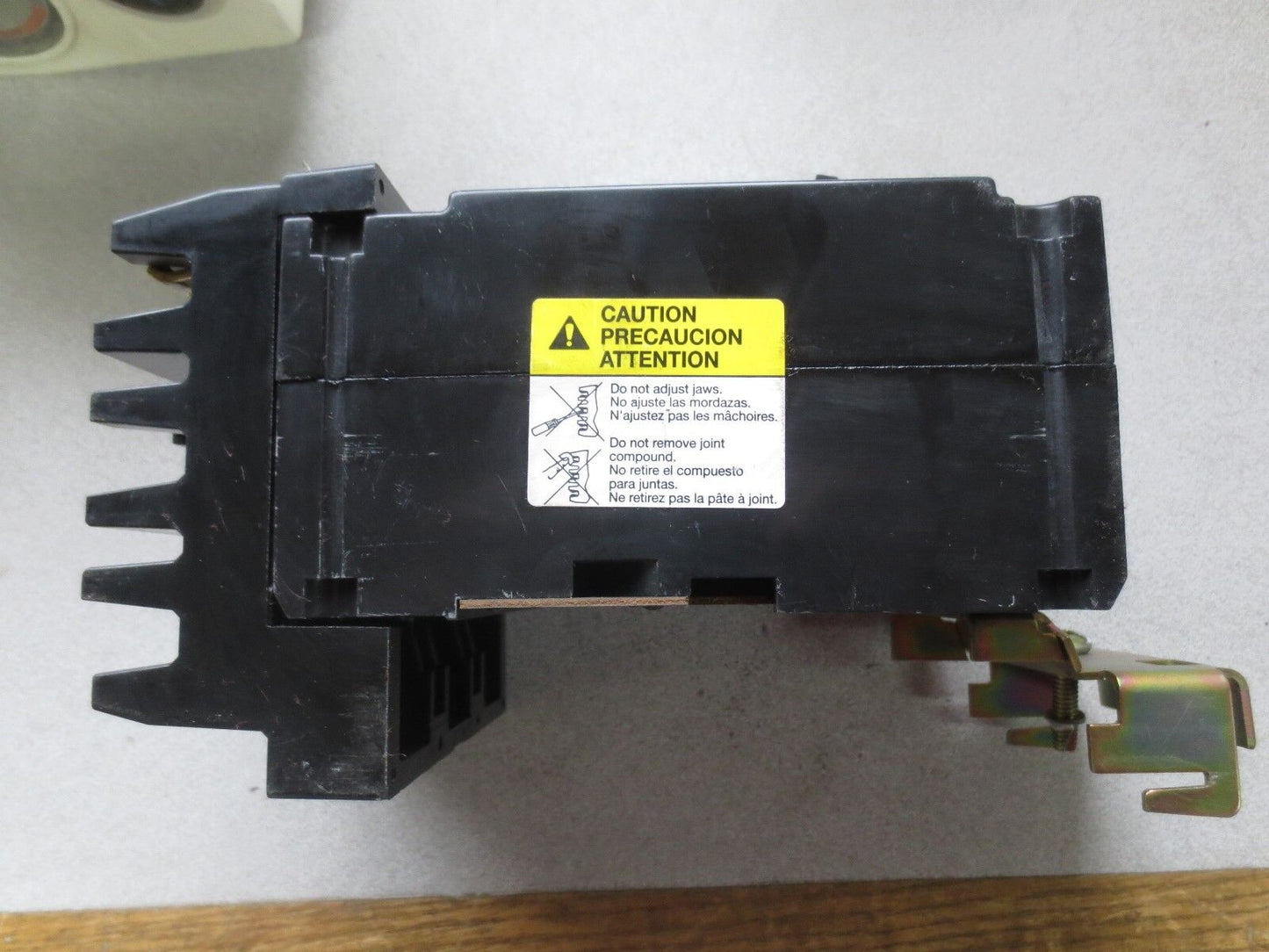 SQUARE D FH36020 MOLDED CASE CIRCUIT BREAKER - 20A, 600VAC - USED,