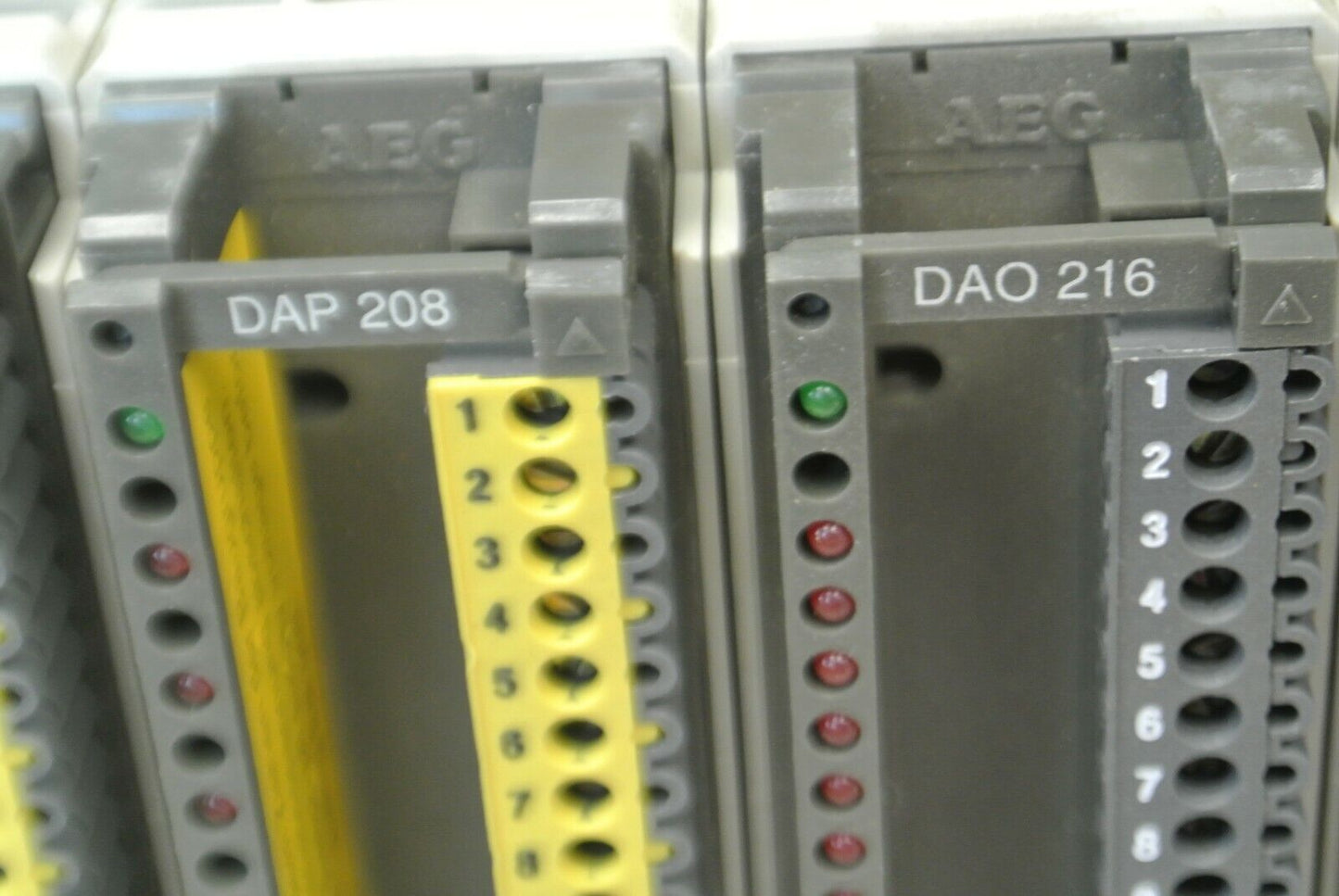 SCHNEIDER PLC / PC-984-145 + P120 + DEO216 (2) + DAP208 (2) + DAO216 + NUL200 (2