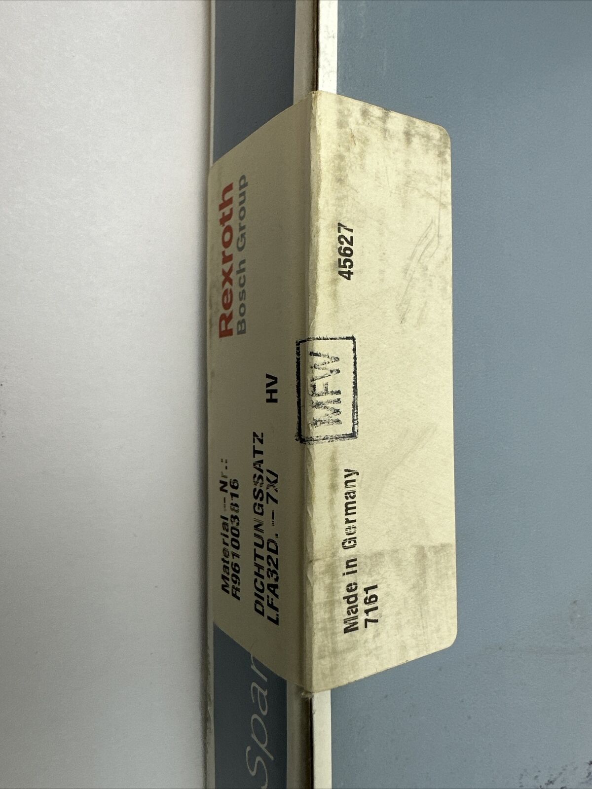REXROTH R961003816 SEAL KIT LFA32D.-7XJ    HV